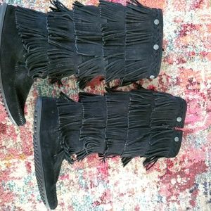Minnetonka fringe boots